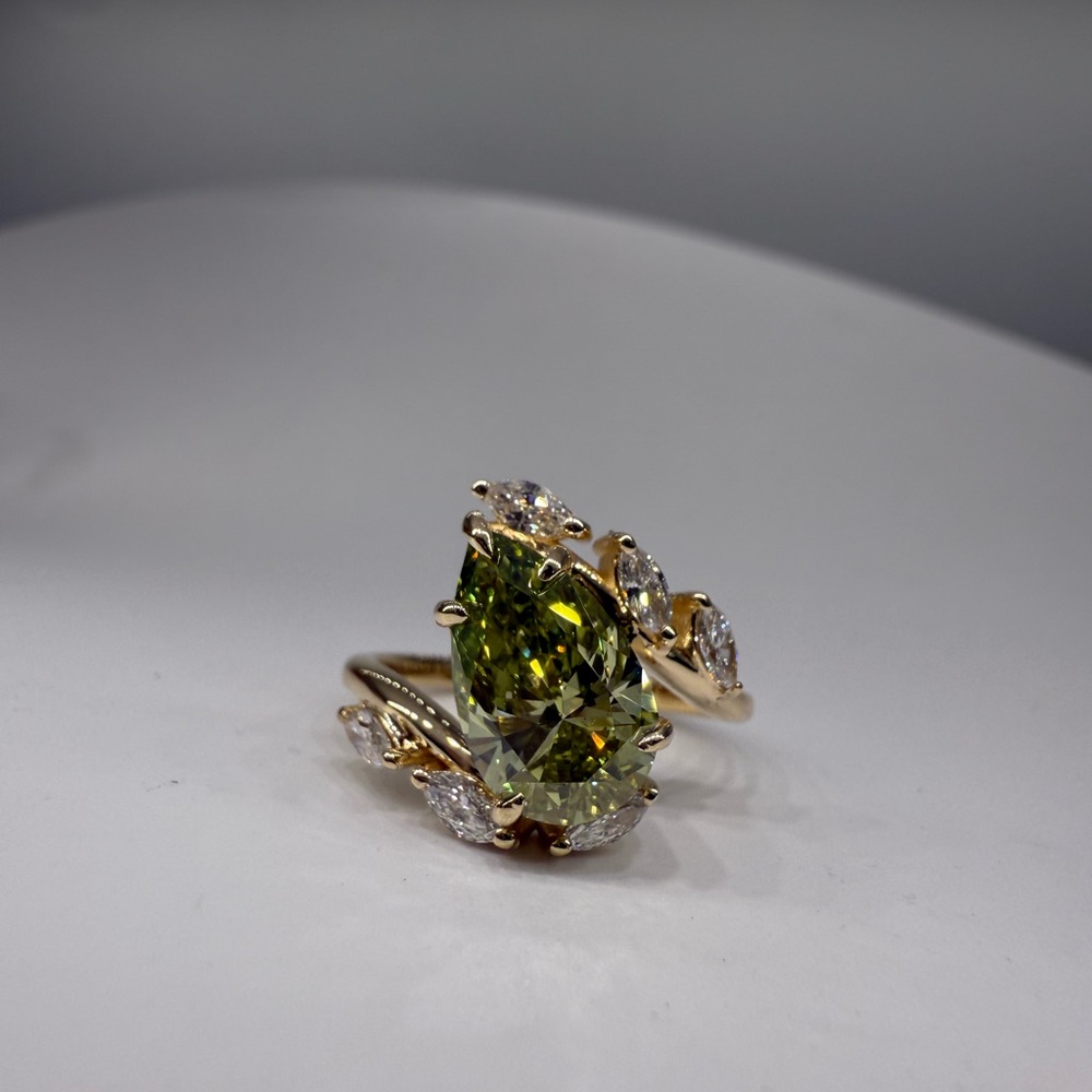 2.11 carat fancy vivid green VS2 pear diamond engagement ring leafy style - Picture 10 of 10